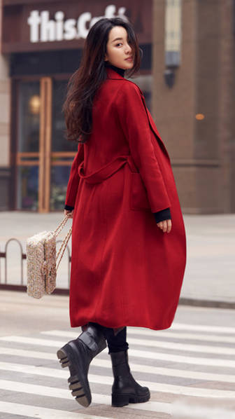 李思思身怀二胎晒美照 身材纤瘦知性美丽 李思思身怀二胎晒美照 身材纤瘦知性美丽