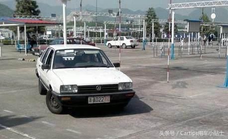 科目二倒车入库30cm看点绝招,太实用了,倒车入