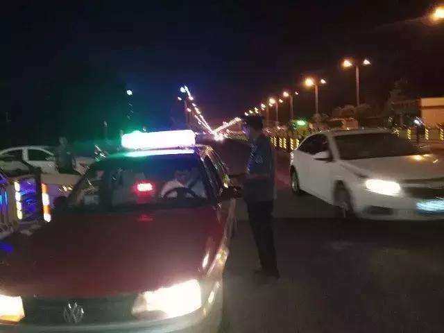 信阳交通局开展创卫督导巡查志愿服务活动