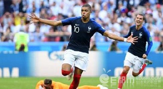 内马尔霸凌姆巴佩 巴西国脚内马尔霸陵法国巨
