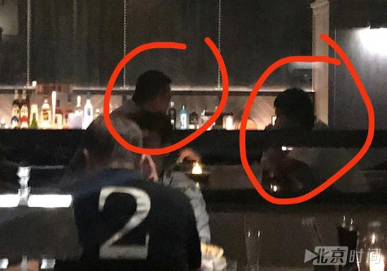 胡彦斌酒吧被狗仔偷拍 怒怼:怎么北京还有狗