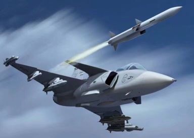 空战里战机摆脱导弹在山中飞行,导弹撞击山体