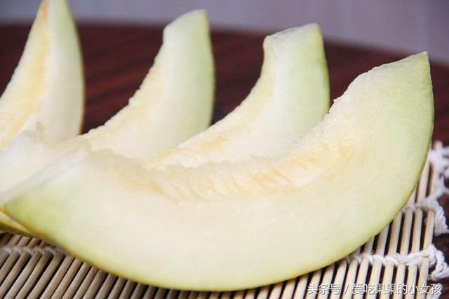 买香瓜到底怎么挑?好多人不知道,瓜农教您几招