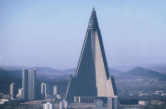 朝鲜最大烂尾楼,花费三十年耗资百亿建成,如今经营境况极为惨淡