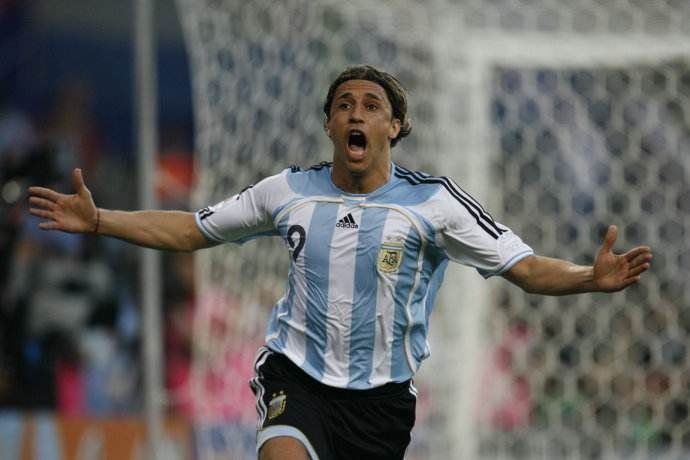 只有一个马拉多纳!克雷斯波:梅西远不如老马,其