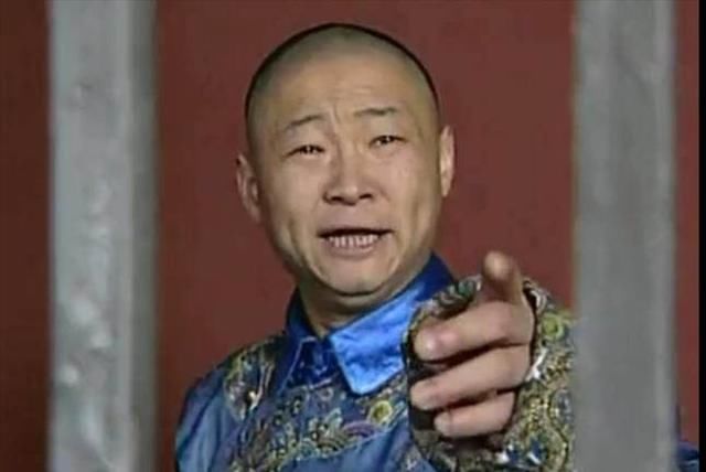 48岁三德子娶小16岁名模,一家四口隐居山林养鸡,生活温暖有爱!