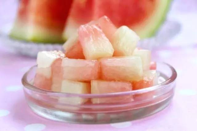 吃剩的西瓜皮别扔 看后惊呆了!