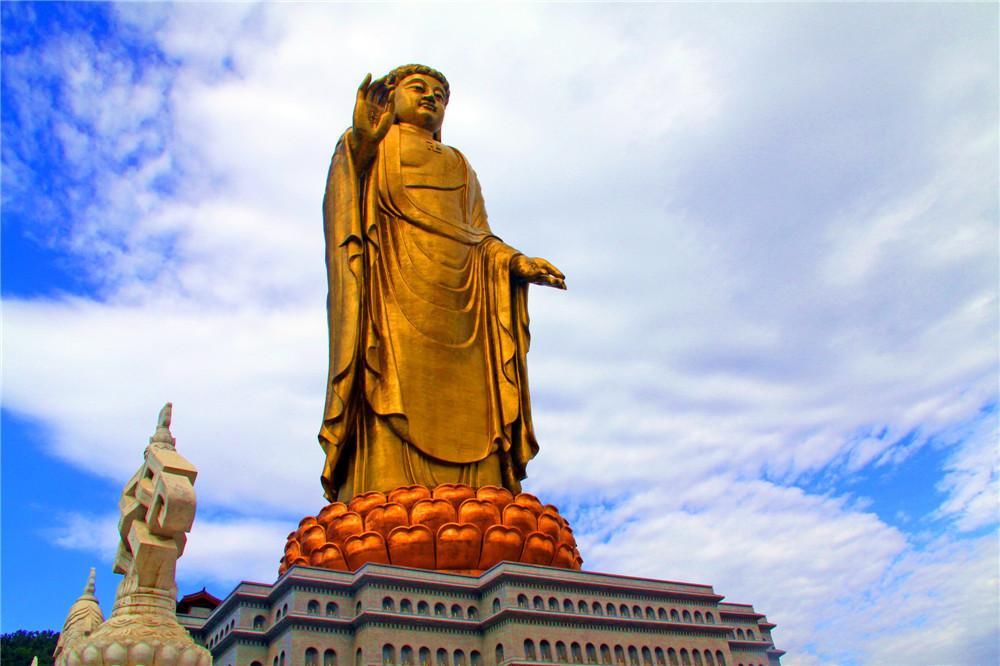 世界第一大佛,耗资12亿,用掉3.3千吨铜和108公斤黄金