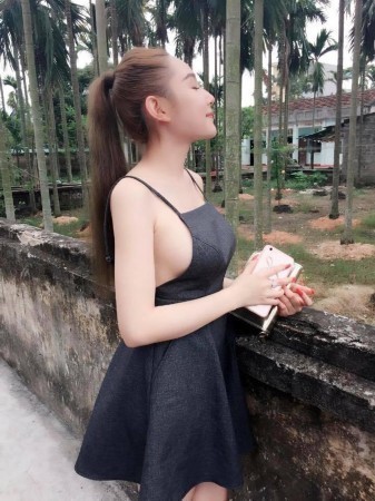 越南火辣美女dj 爱瑜伽真空泳装秀不停