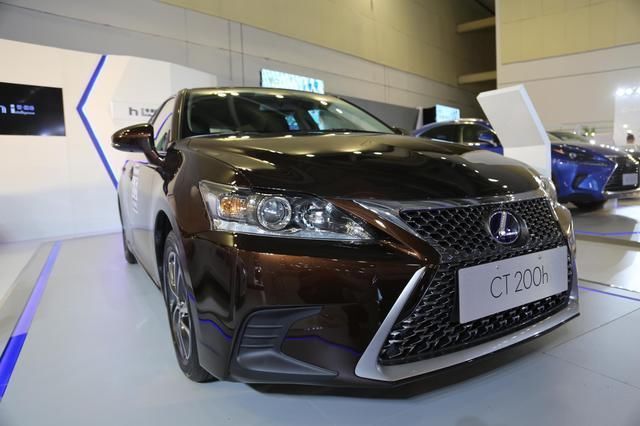 雷克萨斯CT200h两厢车、ES250行政轿车、R