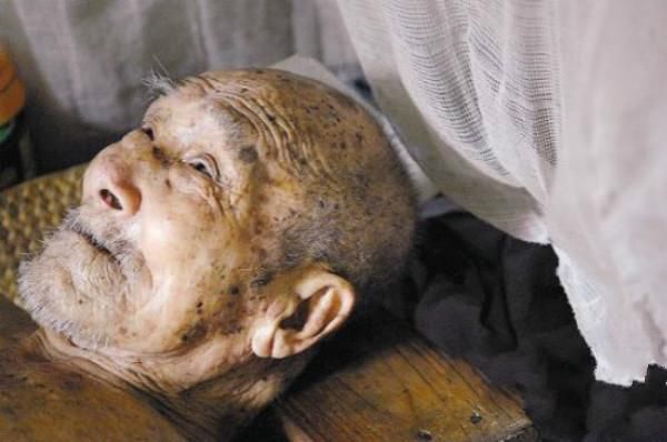 老人病重,儿女不管不顾让外人说三道四,女婿一句话让所有人闭嘴