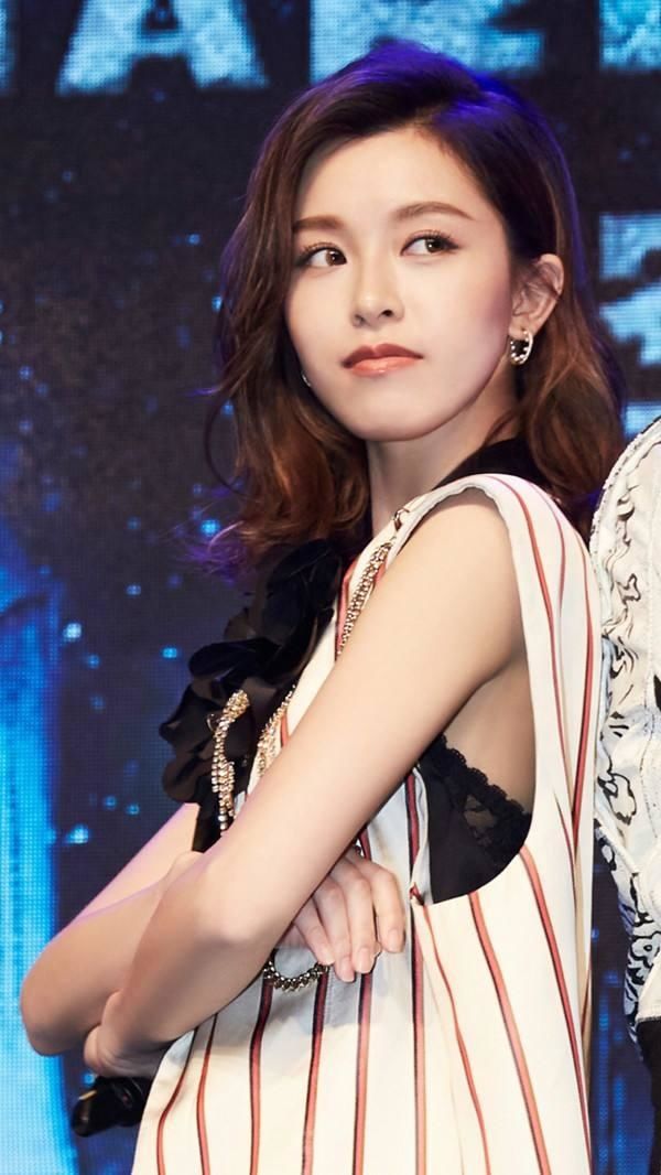 文咏珊并没有像其他的女明星一样,只要一获得成就就会利用这份热度去