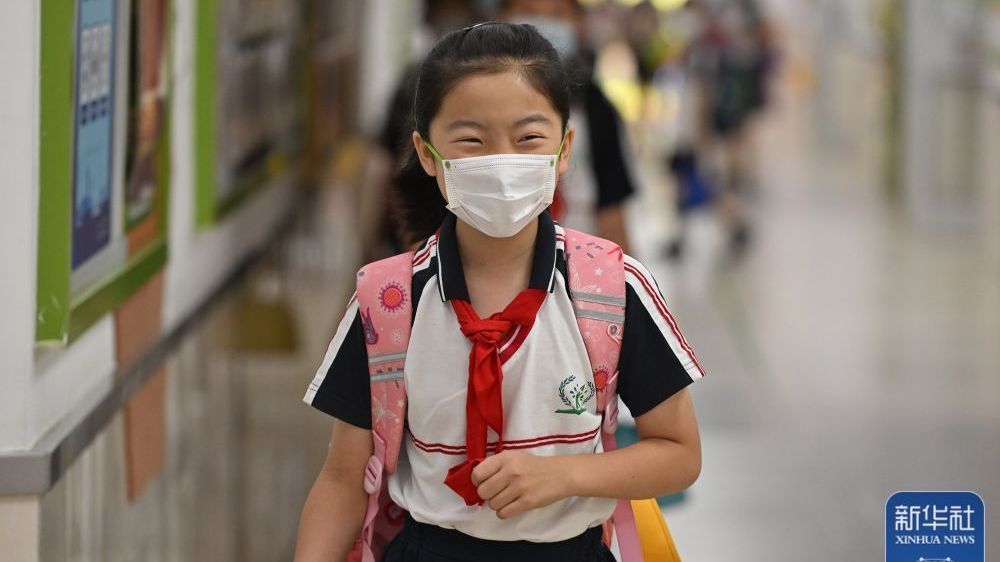 开心!阔别两个月,北京中小学、幼儿园陆续返校返园→ 开心!阔别两个月,北京中小学、幼儿园陆续返校返园→