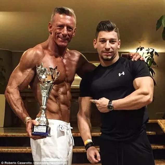 50岁中年男子开始健身,简直帅出天际!