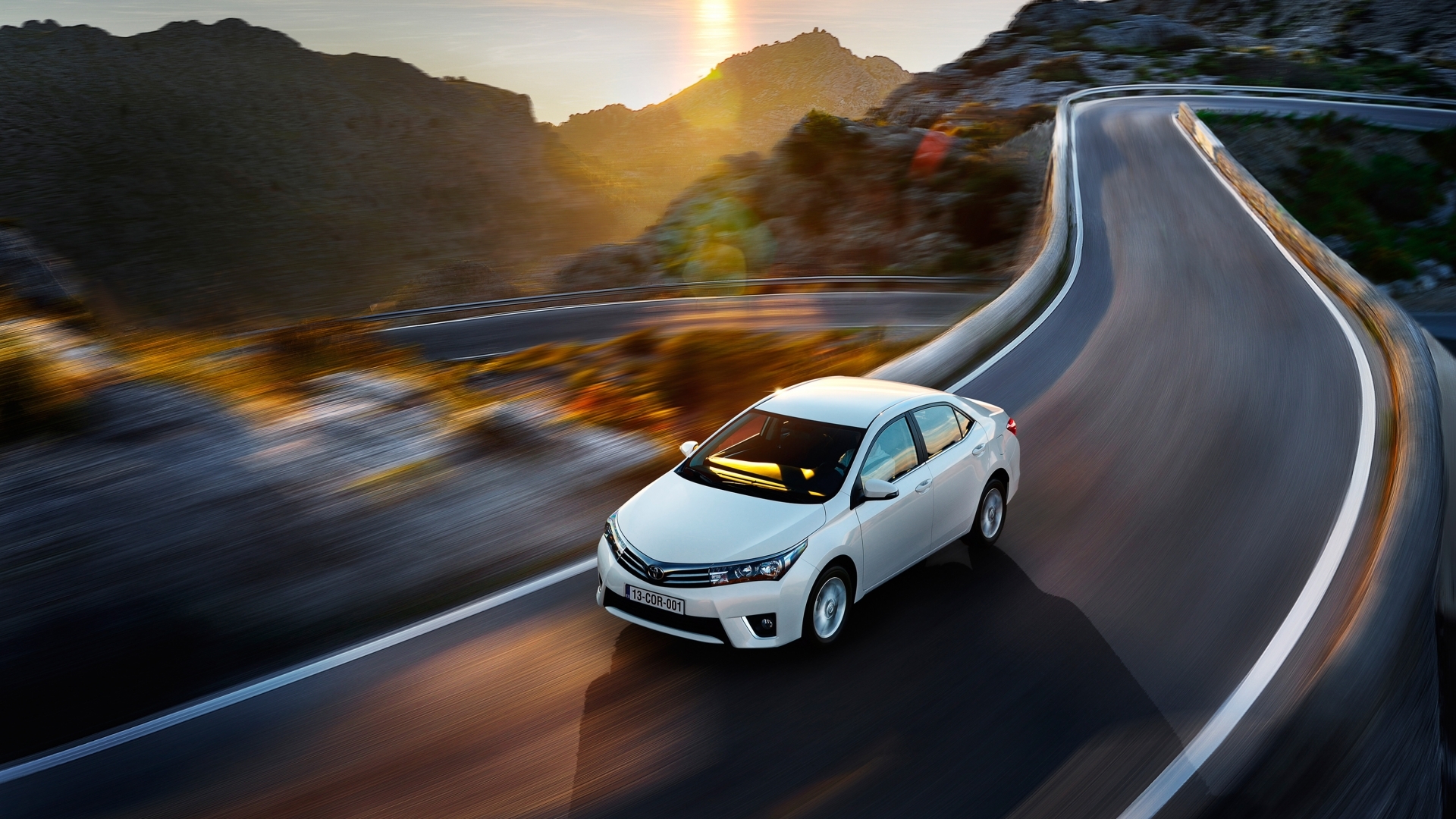 实力搅局"铁三角",振兴轿车市场还需更多「卡罗拉」