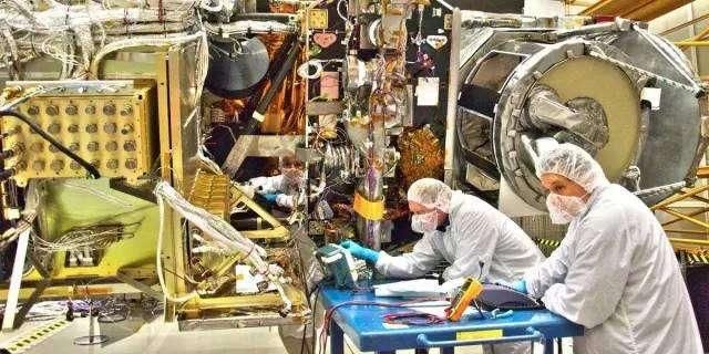 2017年高校毕业生最好找工作的十大专业排名