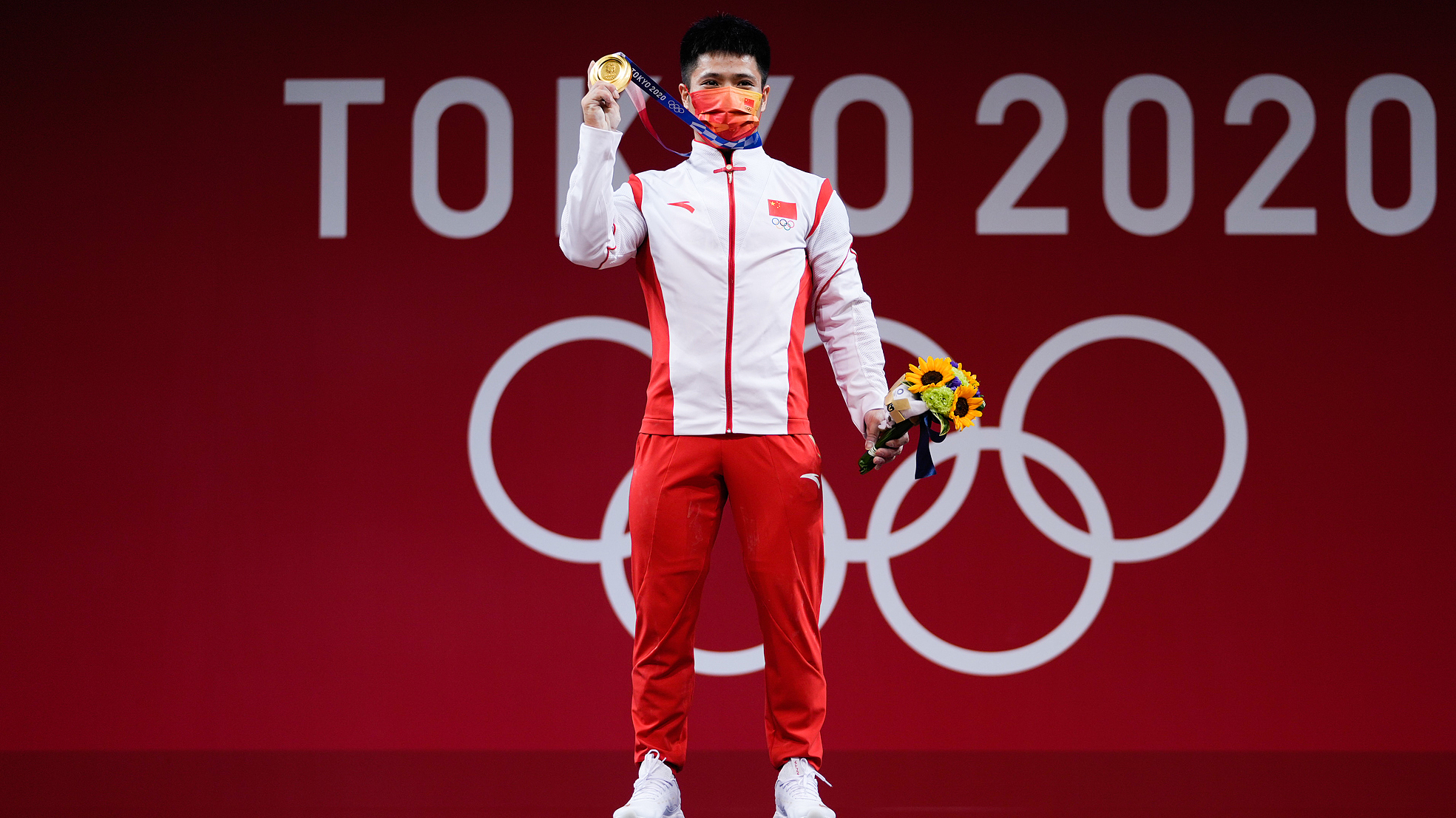 第五金!李发彬夺得举重男子61公斤级金牌 第五金!李发彬夺得举重男子61公斤级金牌