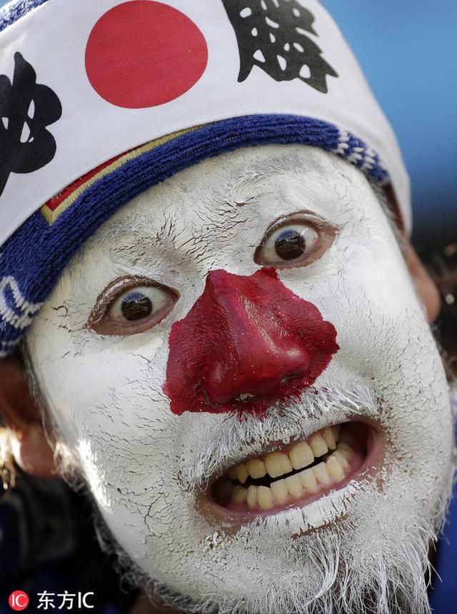 日本队世界杯取首胜 蓝武士球迷绝对让你过目