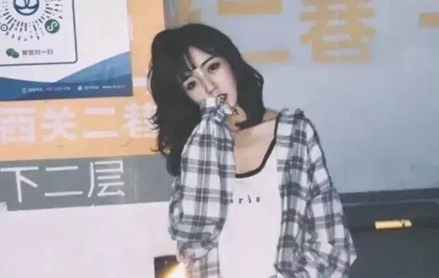 抖音莉哥直播间哭诉自己不是三万姐,到自己手