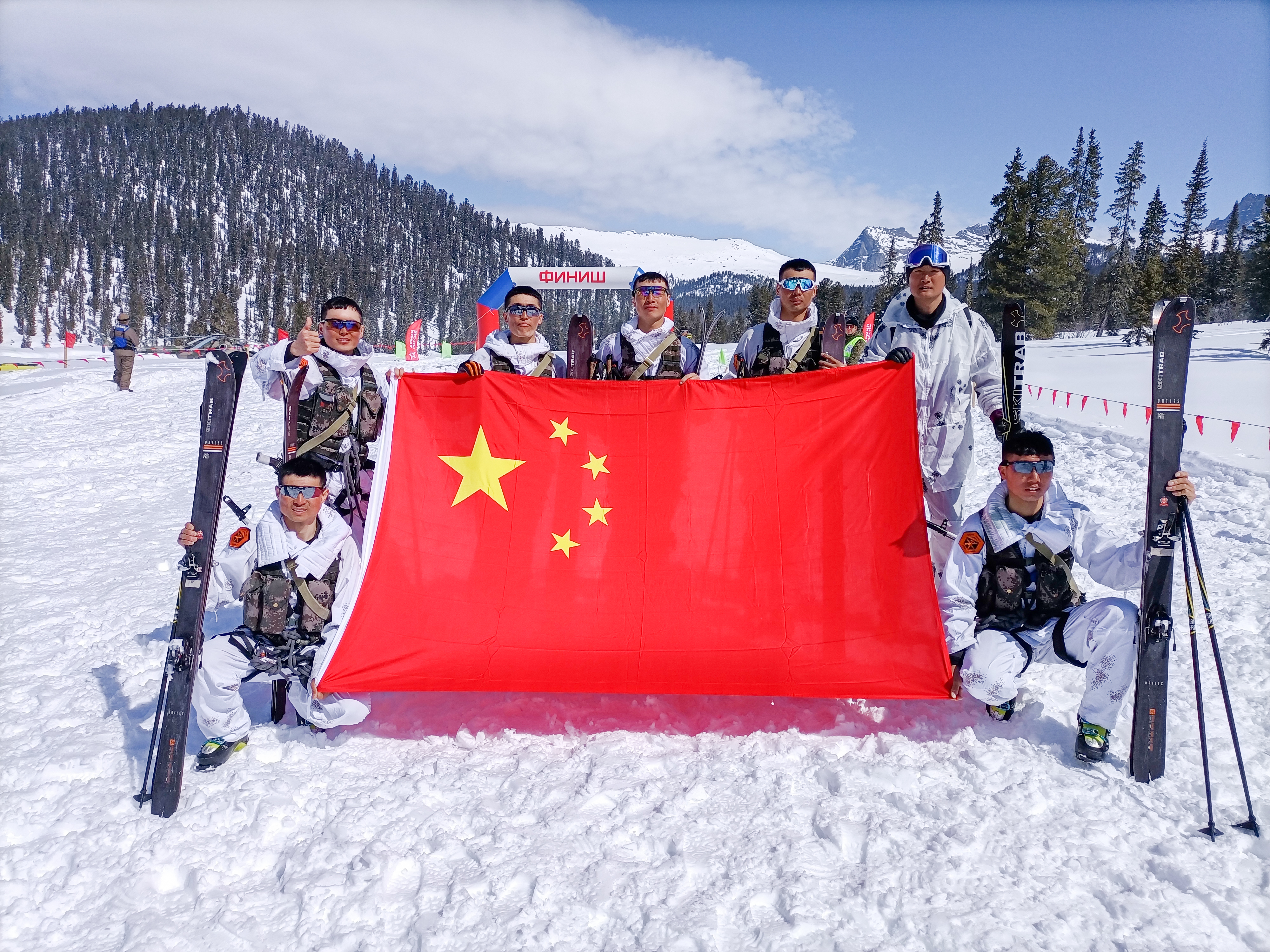 萨彦岭行军雪地作战行军,中国参赛队勇夺10个项目中的5项第一