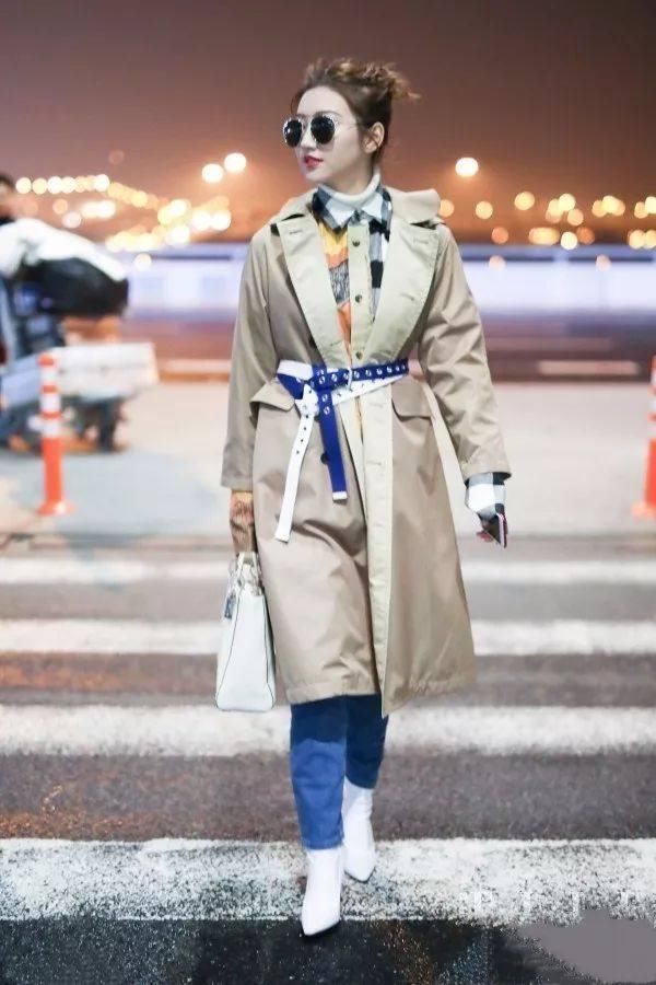 毛衣+衬衫才是春天的正确打开方式!刘雯,周冬