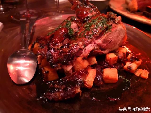 柳岩深夜放毒暴饮暴食,为情所伤难忘前男友?网