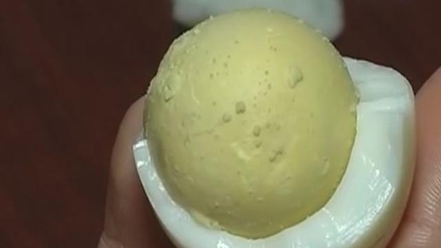 鸡蛋滚一滚 能否祛除体内湿毒