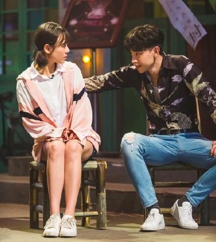 马思纯邓伦在我是大侦探高甜撒糖,侦探综艺又