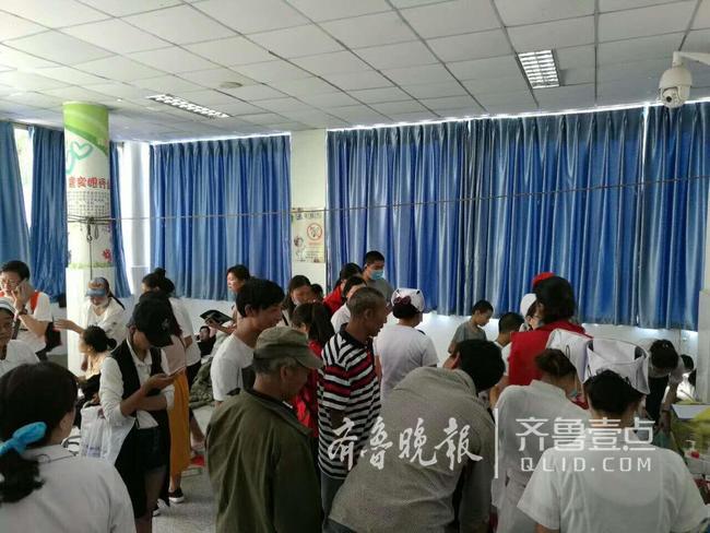 即墨两医生抵达九寨沟灾区救助，36个小时没睡觉