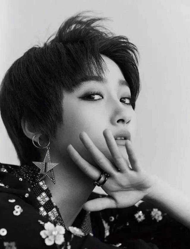 鹿晗关晓彤都为爱剪短发,谁头发短谁爱的深?