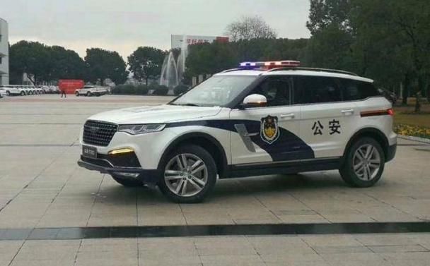 眾泰t700被大量採購當警車,穿上警服竟比保時捷還帥?