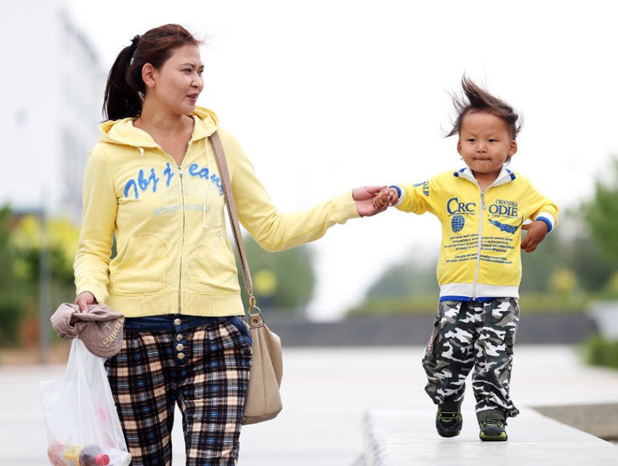 实拍嫁到中国的外蒙女人,生活幸福不愿意离开
