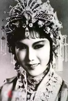 纪念新凤霞诞辰90周年 《回归新凤霞女儿—吴霜新派演唱会》