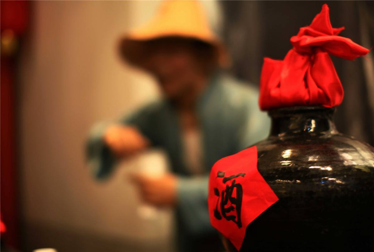 红星照我去战斗 拜师酿酒学一手 红星照我去战斗 拜师酿酒学一手