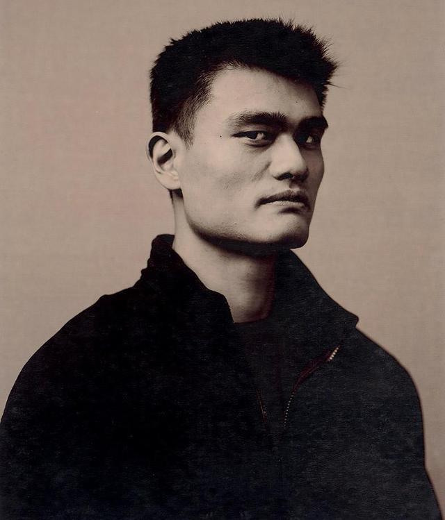 组图-姚明绝版照片曝光 上海大男孩到中国标志