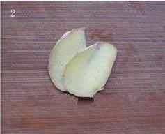 宝宝半夜发烧,一片生姜一片萝卜快速退烧,纯天