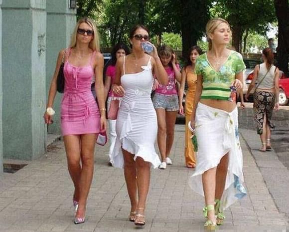 全球最讨厌中国游客的两个国家,一个限制签证