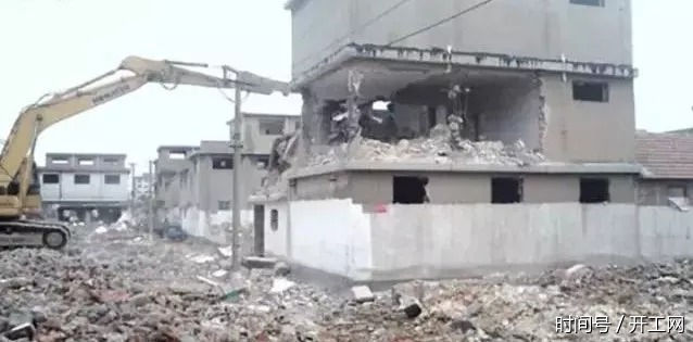 挖掘机10大高难度技术:拆楼作业PK破碎作业