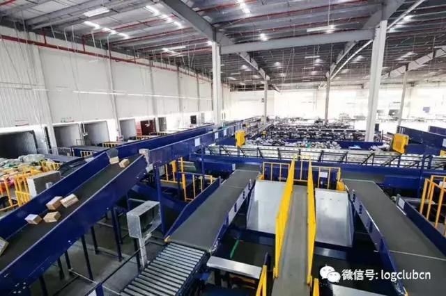 双11物流现场:京东、苏宁、顺丰、百世、三通