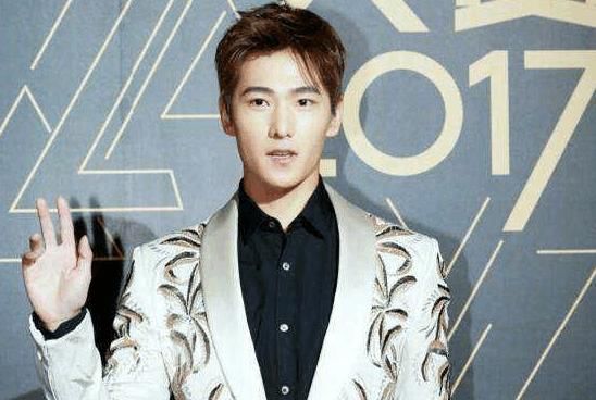 女主持穿礼服零下温度被冻2小时,赵丽颖杨洋问