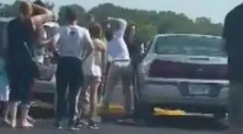 悲剧重演?女子将10个月宝宝忘在车里,发现时宝