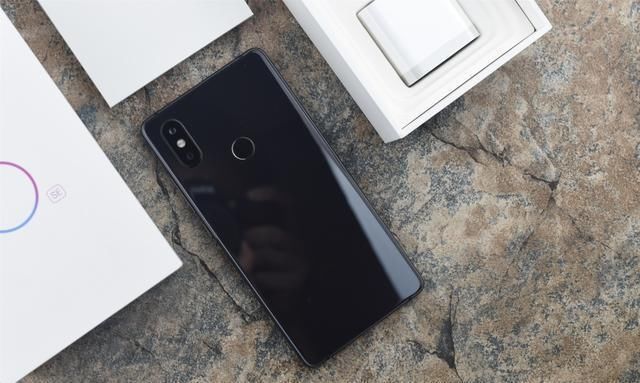 小米8SE用实力证明一切,强悍不只是说说