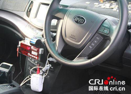 中国制造装备新加坡首批纯电动出租车队(图)-北京时间