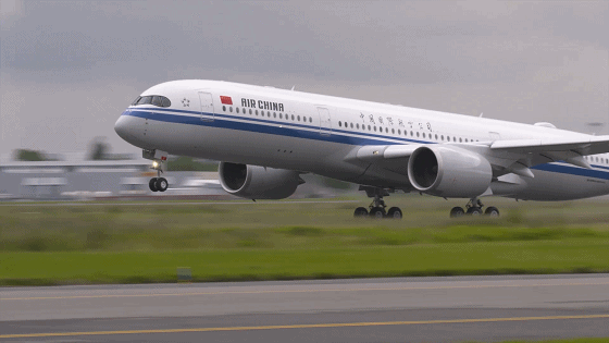 记者带你体验中国大陆第一架空客A350飞机 记者带你体验中国大陆第一架空客A350飞机