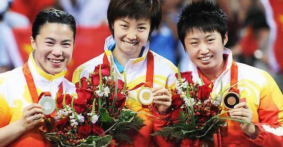 面对挑衅,国足教练:你行你上,而张怡宁是我上