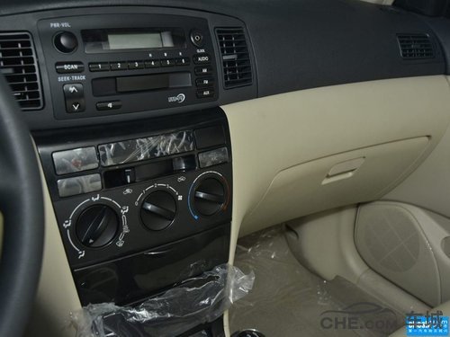 比亚迪F3最低价格发布内饰图片现车动力充足