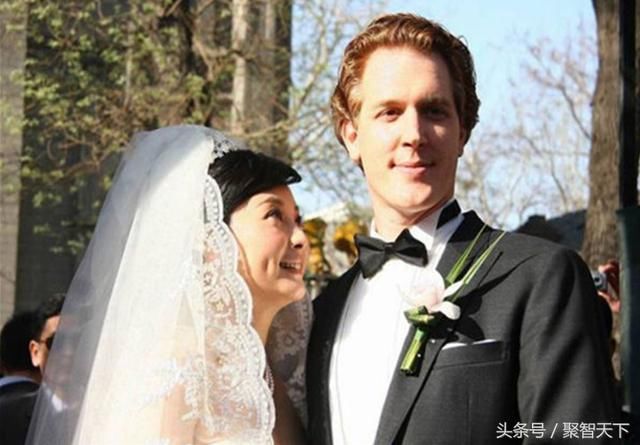 袁立嫁老外,戚薇嫁老外,她三嫁老外回国坦言:就