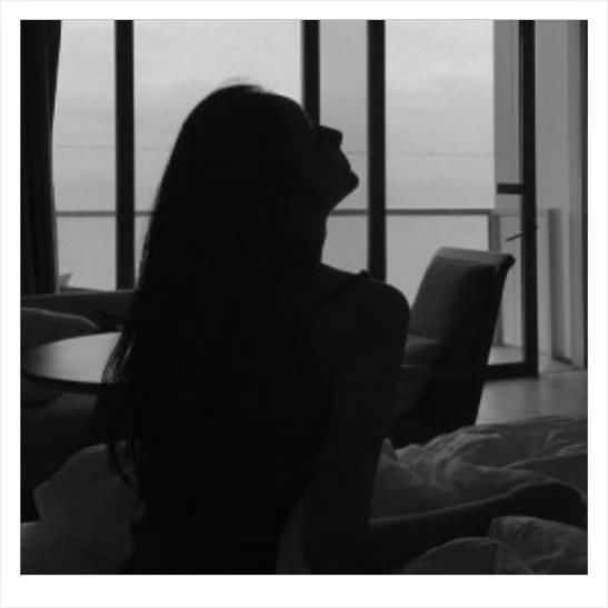 朋友圈超拽的句子,你不必对我疏远,因为我从未