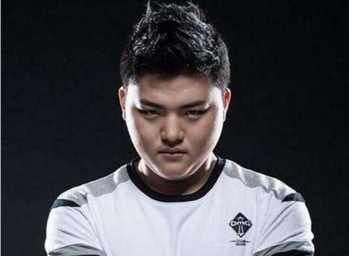 著名主播文森特被嘲只会玩德莱文,UZI来说公道