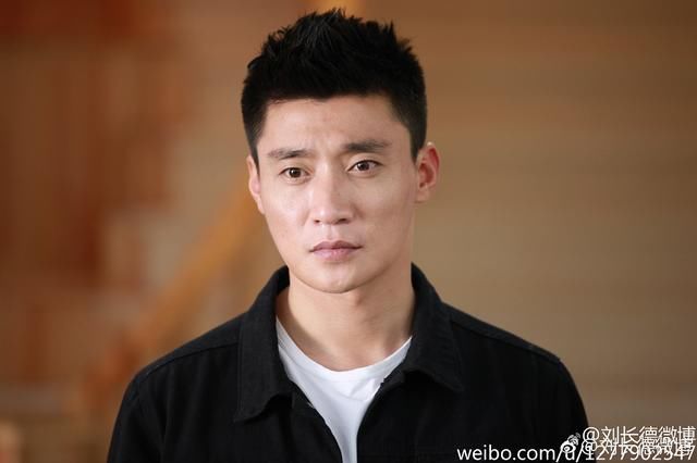 比杨幂还牛!张翰开公司签5位艺人,有环球小姐